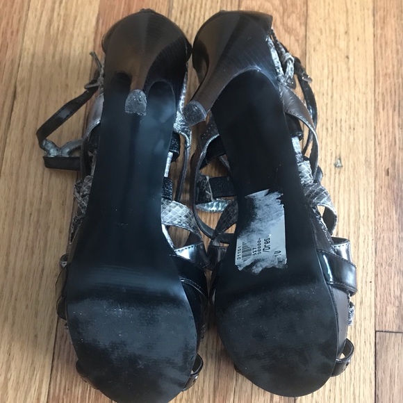 GUESS Sexy Stiletto Platform Heel - Picture 5 of 8